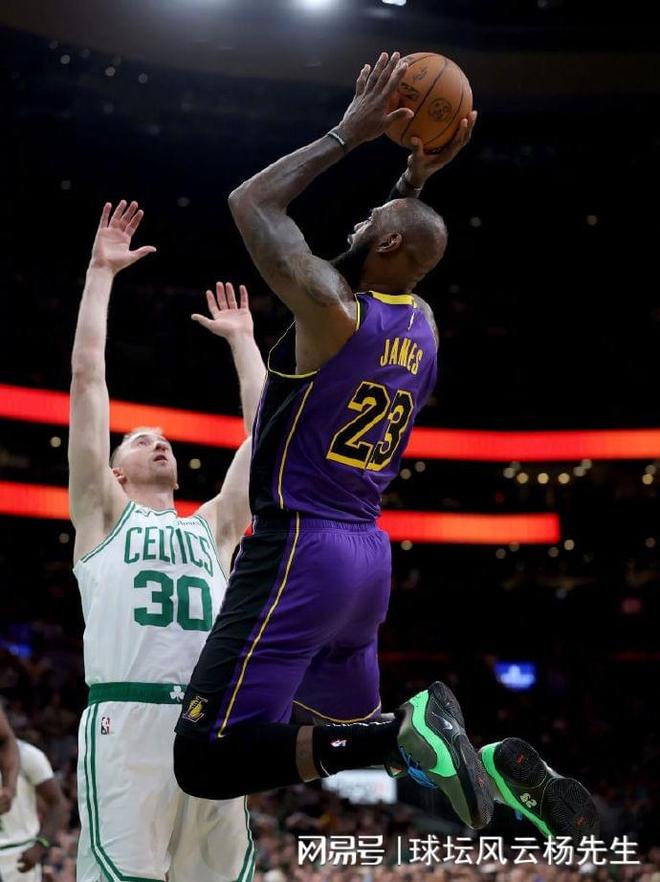 Kaiyun-关于塔图姆连续十场比赛得分超过战术调整，湖人挑战极限！的信息