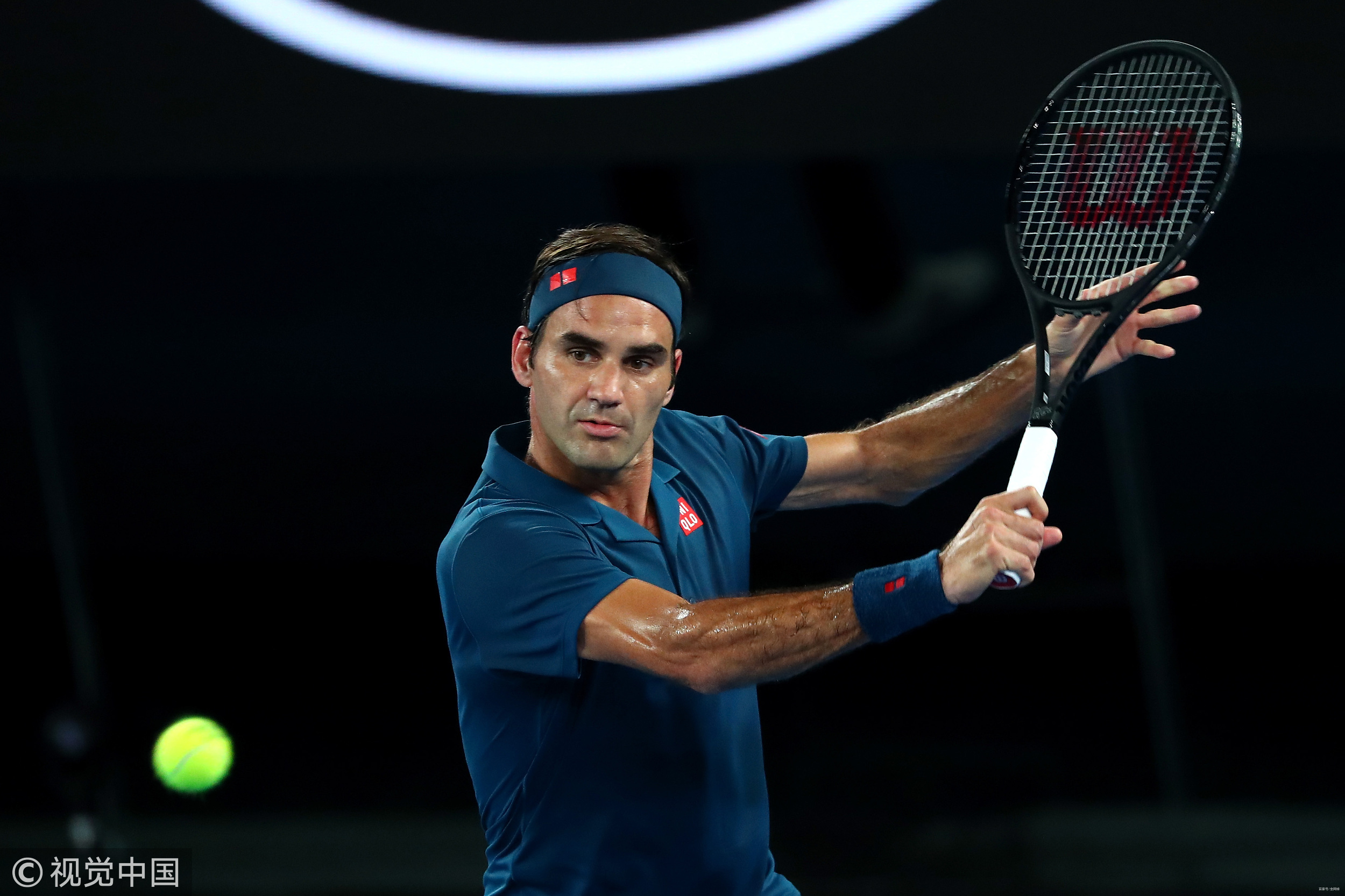 开云体育-费德勒回归赛场，回归赛场首场状态亮眼，独行侠观众沸腾！的简单介绍