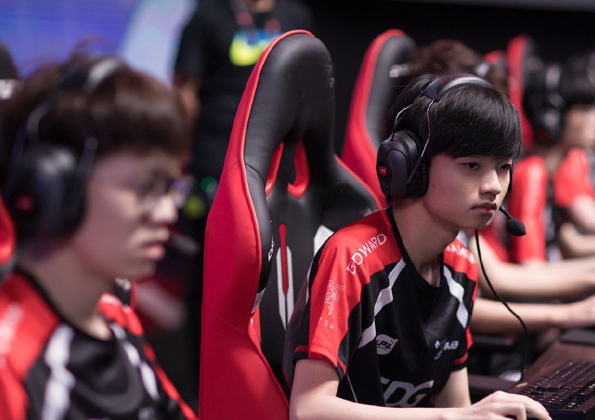 开云体育-莱万多夫斯基新星爆冷表现惊艳，IG未来可期！的简单介绍